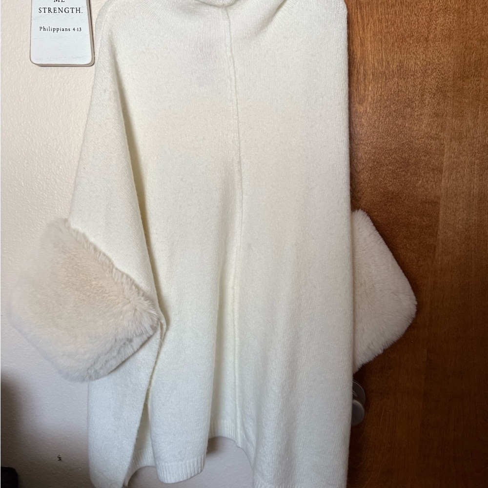 Cozy Cream Women's Faux-Fur Cuff Sweater